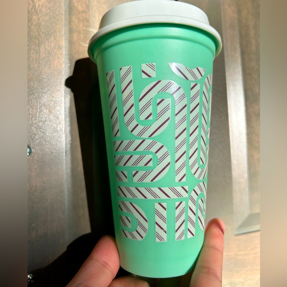Starbucks— limited edition holiday cup&color changing! 16fl oz